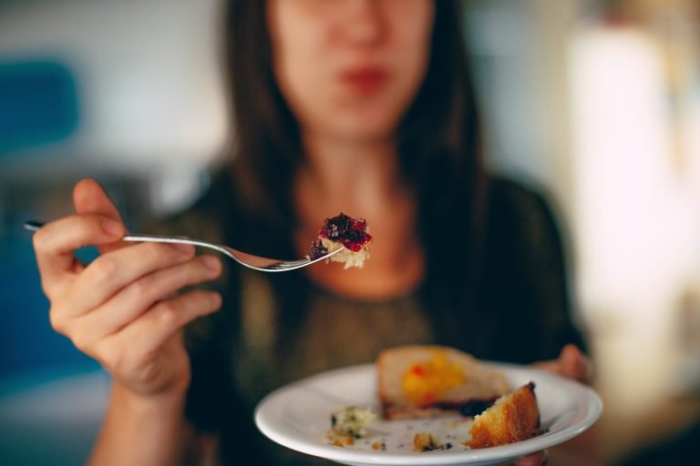 The Power of Mindful Eating: How to Eat for Optimal Health